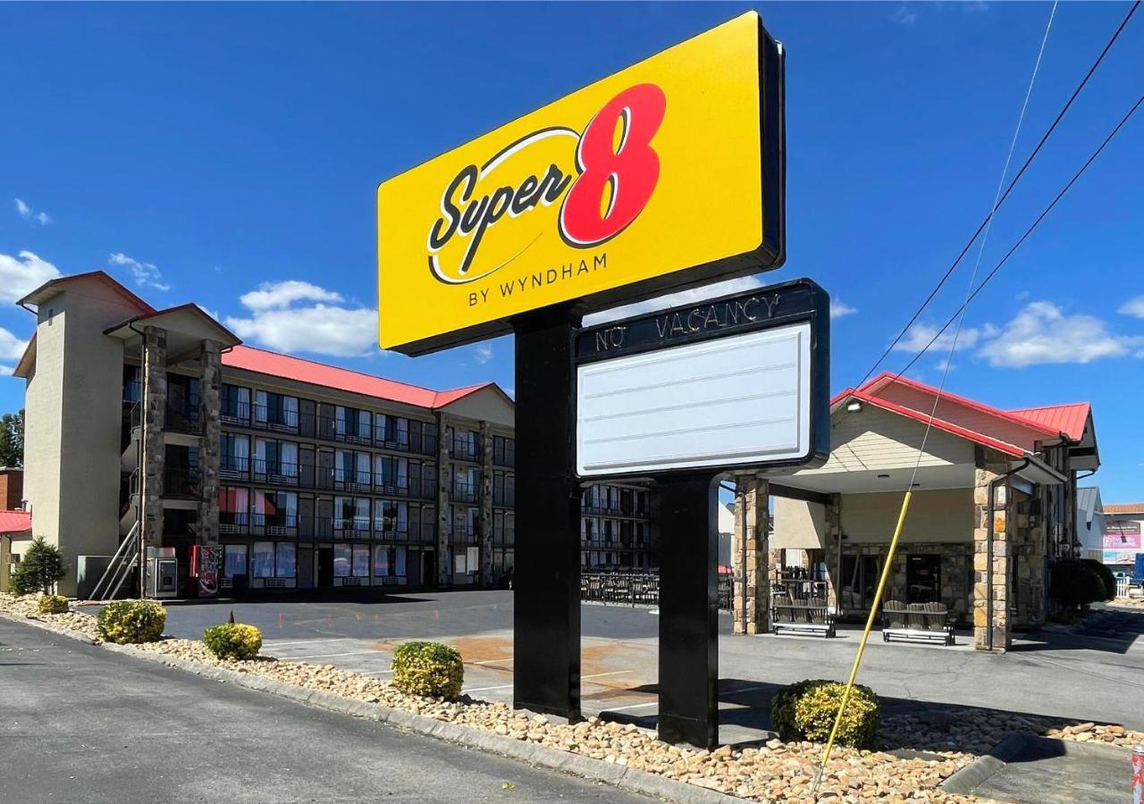 Super 8 By Wyndham Pigeon Forge Downtown Hotel Kültér fotó